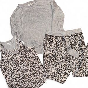 3 piece women’s gray and leopard pajama/loungewear set
- Size S for all